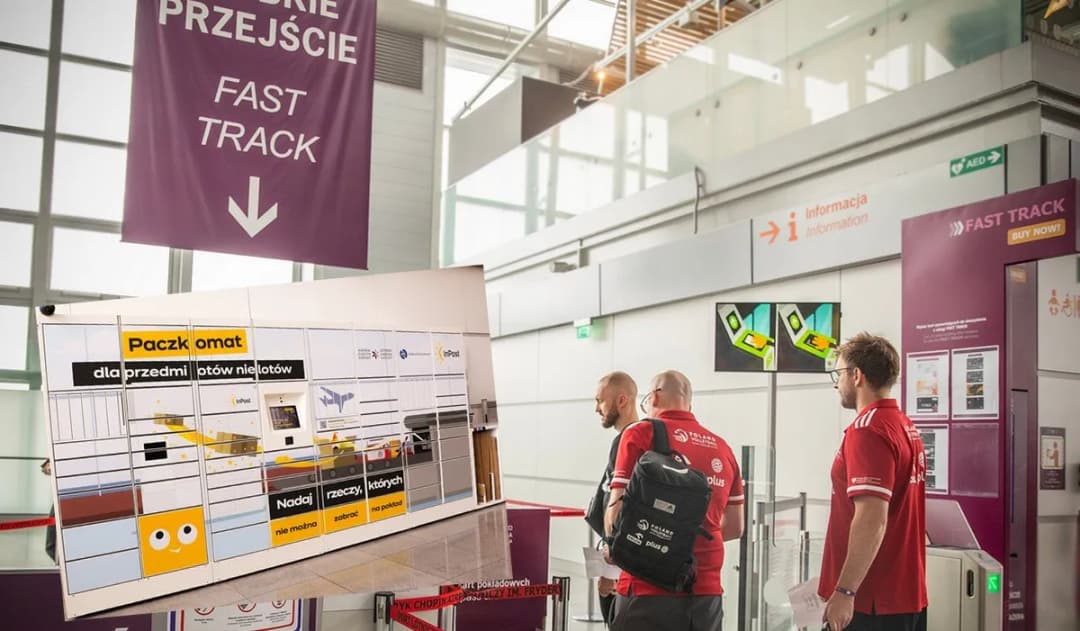 Rozpychające się paczkomaty na lotniskach. Ulice to za mało!