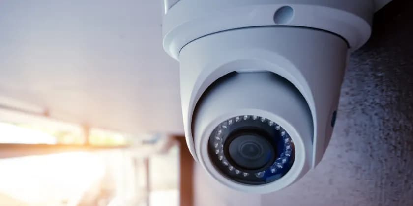 Kamery elektroniczne: Jak wybrać najlepszą do monitoringu?