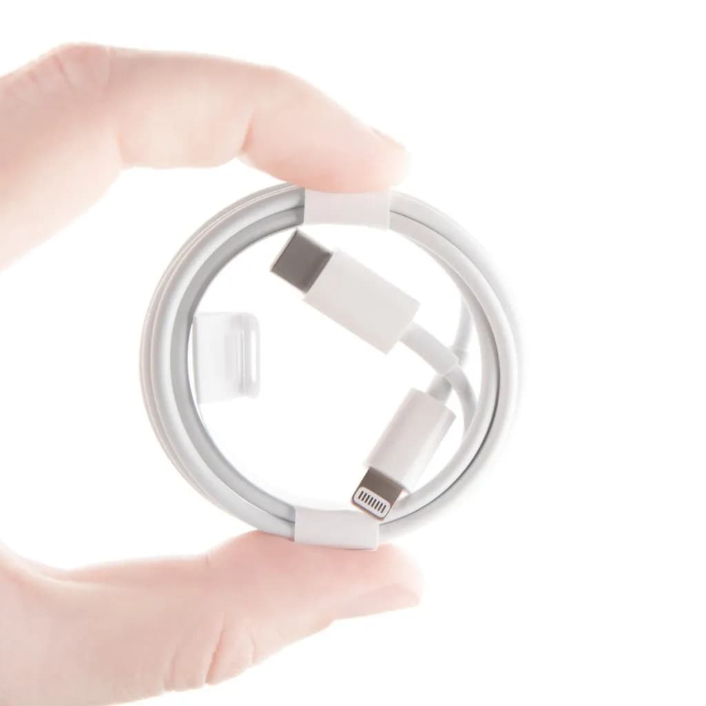 Jaką ładowarkę wybrać do iPhone 14, aby uniknąć problemów z ładowaniem?