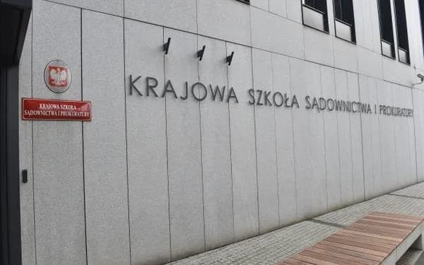 Jak wygląda aplikacja sędziowska? Kluczowe informacje i wymagania