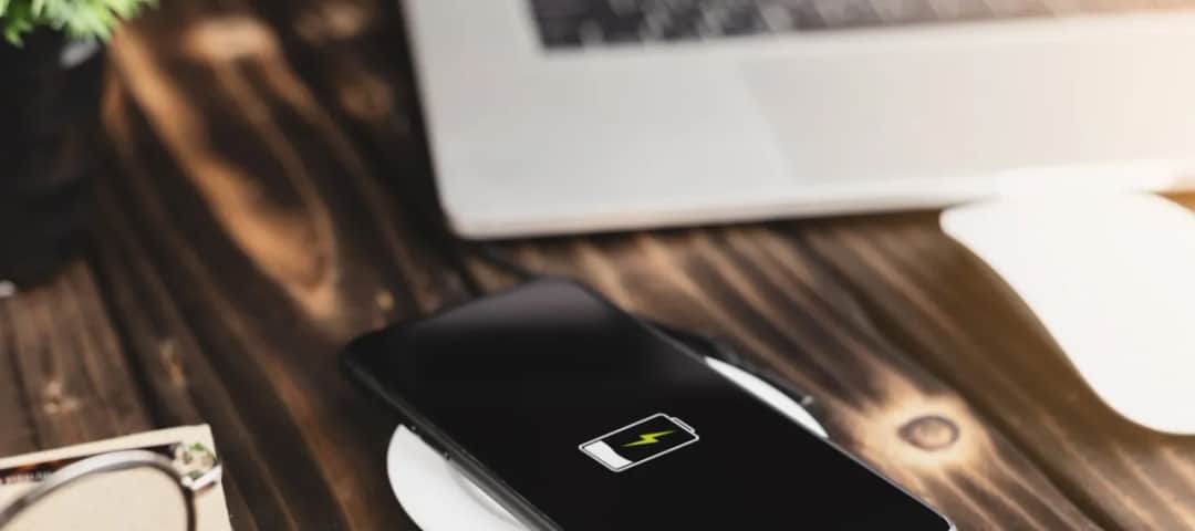 Pojemność baterii iPhone 13: ile wytrzyma i jak oszczędzać energię?